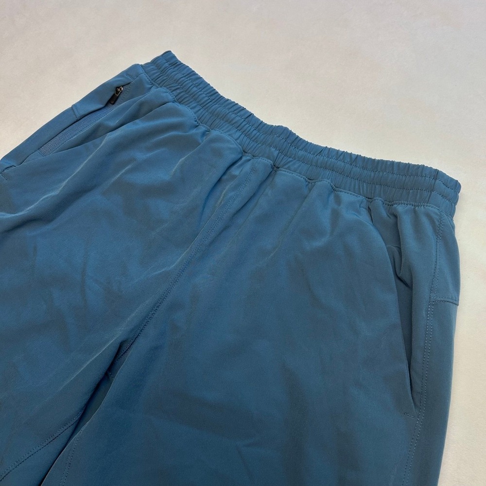 Berkley Jensen Mens Blue Athletic Performance Shorts Size S Zipper Pocket